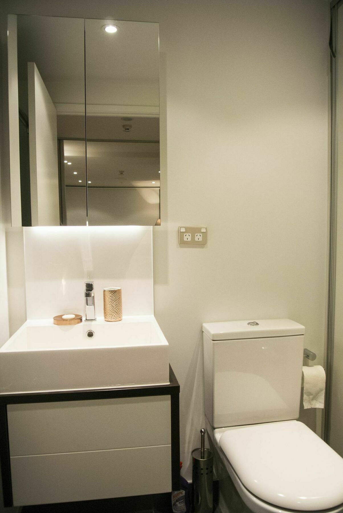 Brand New Apartment With Pool & Gym โอ๊คแลนด์ ภายนอก รูปภาพ