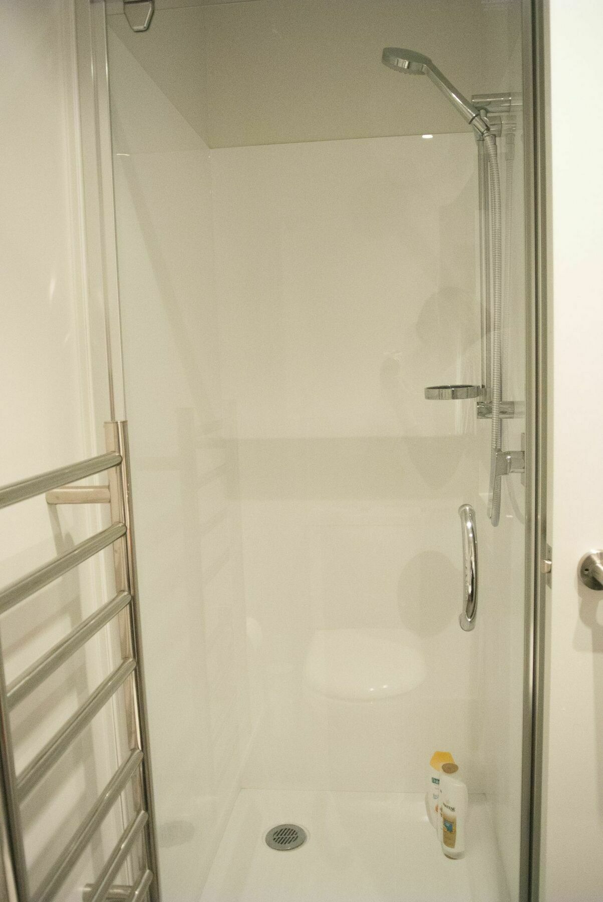 Brand New Apartment With Pool & Gym โอ๊คแลนด์ ภายนอก รูปภาพ